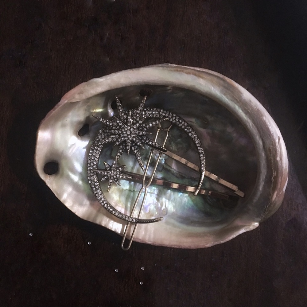 Back in stock! 🌙✨Moon and Stars Hair Accessories - Picture 3 of 4